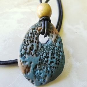 Aromatherapy pendant necklace